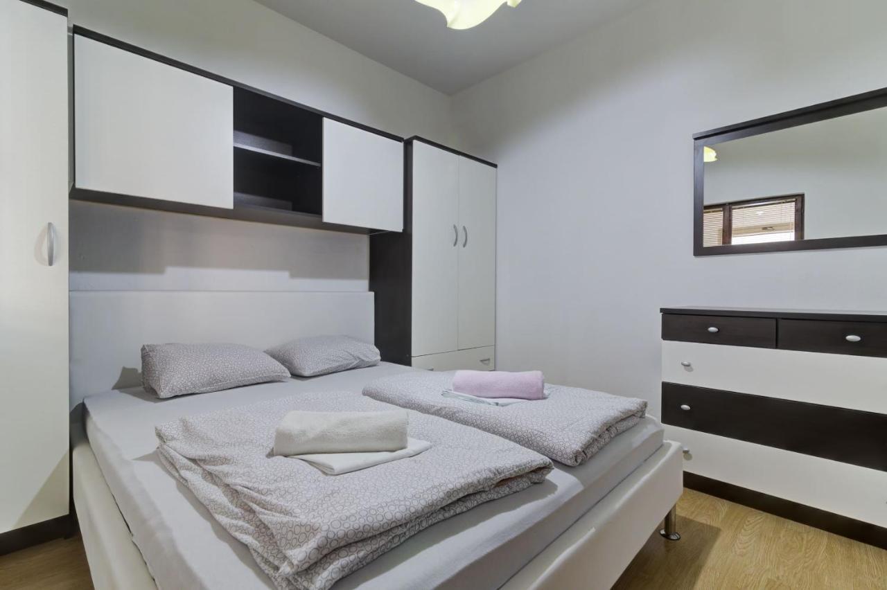 Apartments Zora Senj  Bagian luar foto
